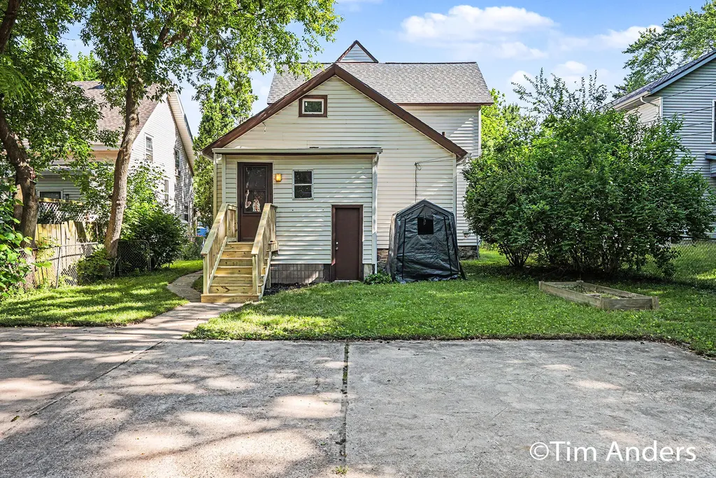 816 Innes Street NE Grand Rapids City MI 49503