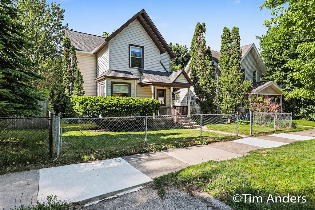 816 Innes Street NE Grand Rapids City MI 49503