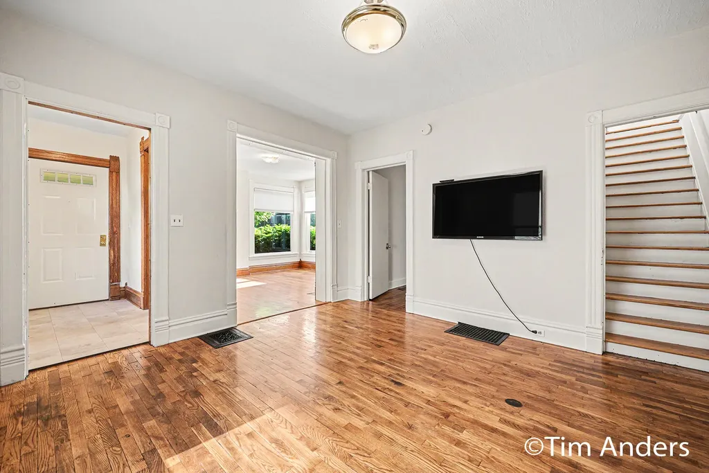 816 Innes Street NE Grand Rapids City MI 49503