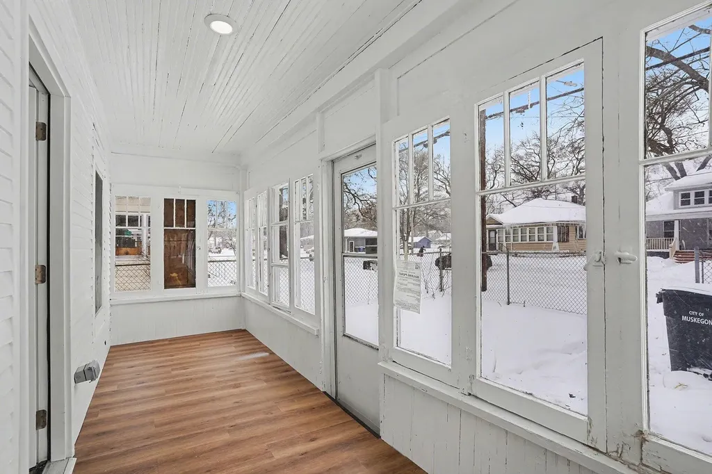 452 Leonard Avenue Muskegon City MI 49442