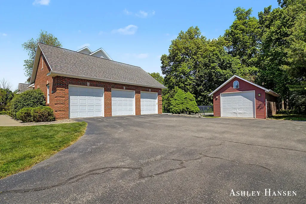 7085 Hidden Ridge Drive SE Cascade Charter Township MI 49546