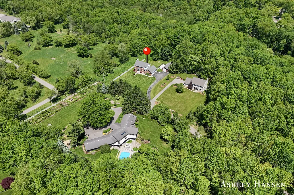 7085 Hidden Ridge Drive SE Cascade Charter Township MI 49546