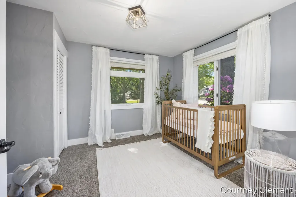 4996 Division Avenue N Plainfield Charter Township MI 49321