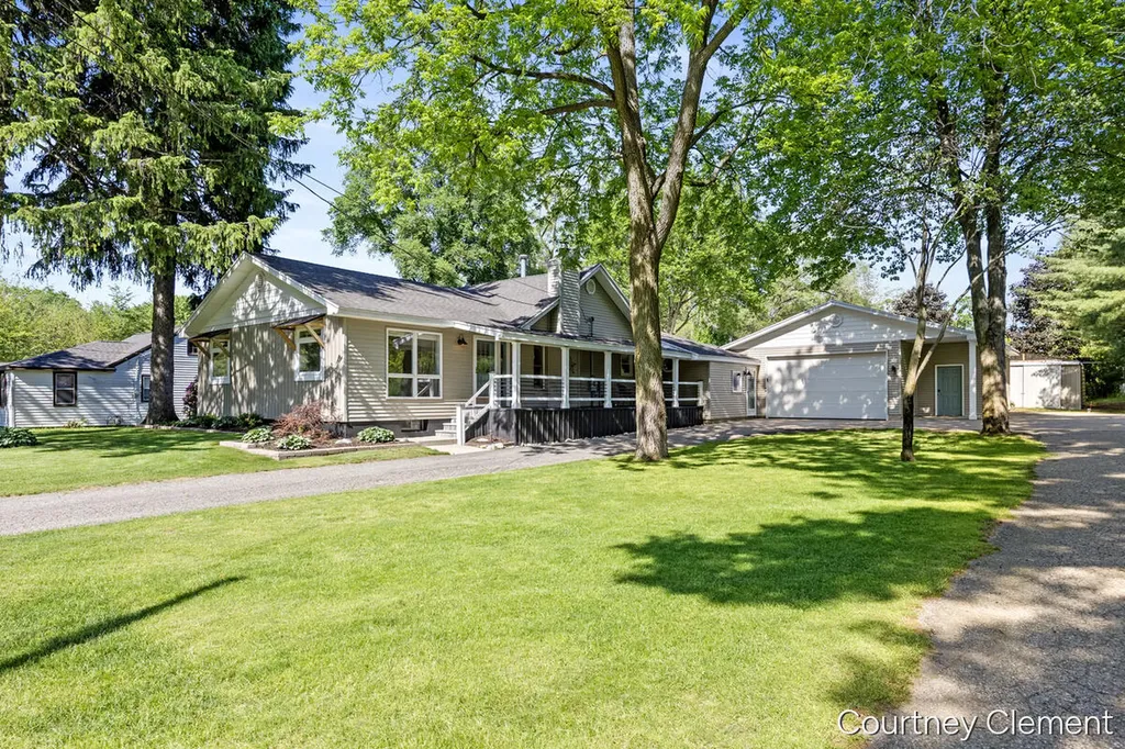 4996 Division Avenue N Plainfield Charter Township MI 49321