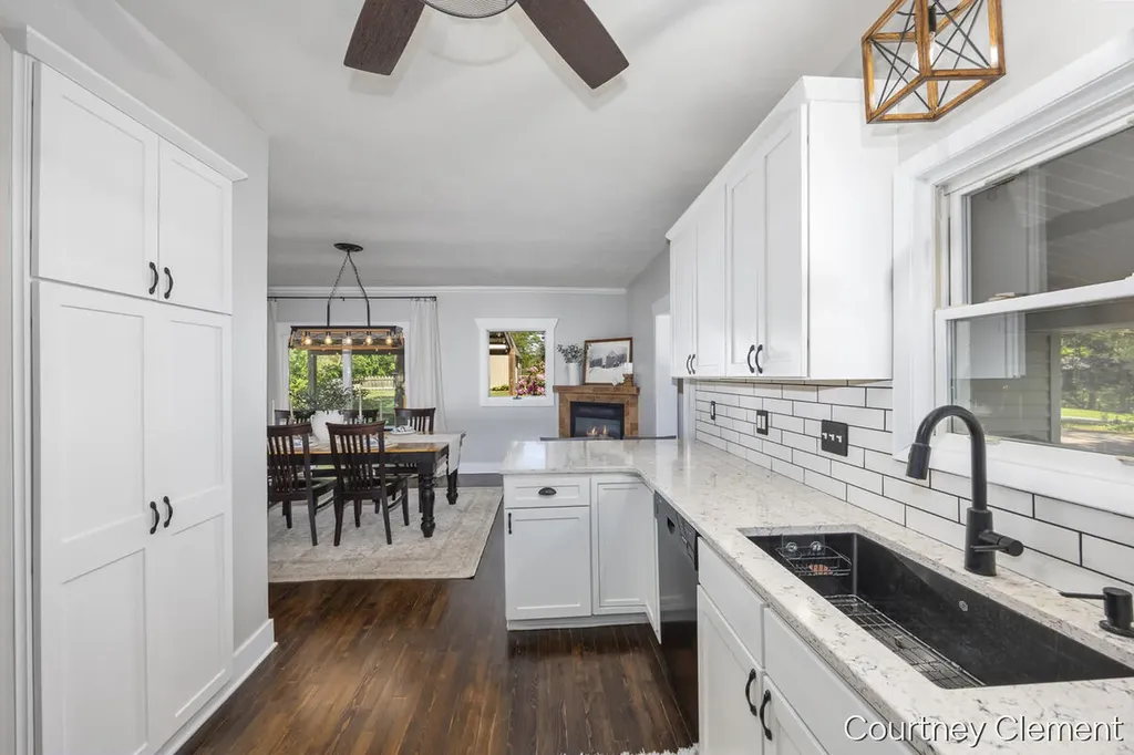 4996 Division Avenue N Plainfield Charter Township MI 49321