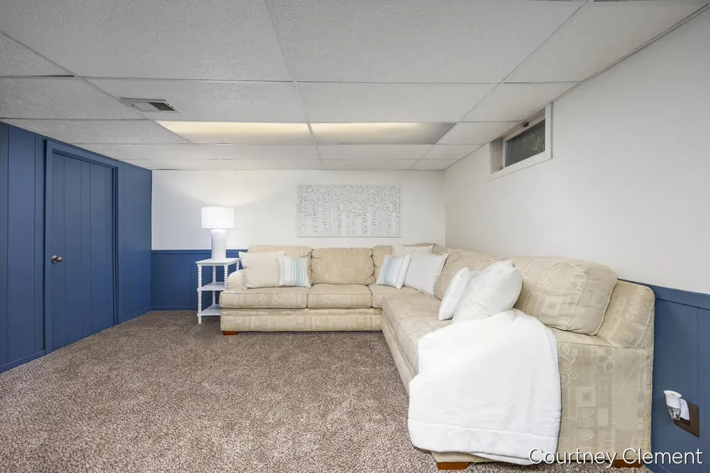 4996 Division Avenue N Plainfield Charter Township MI 49321