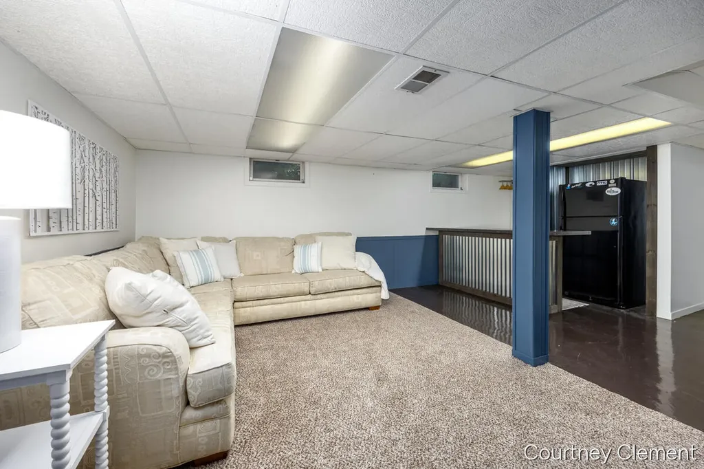 4996 Division Avenue N Plainfield Charter Township MI 49321