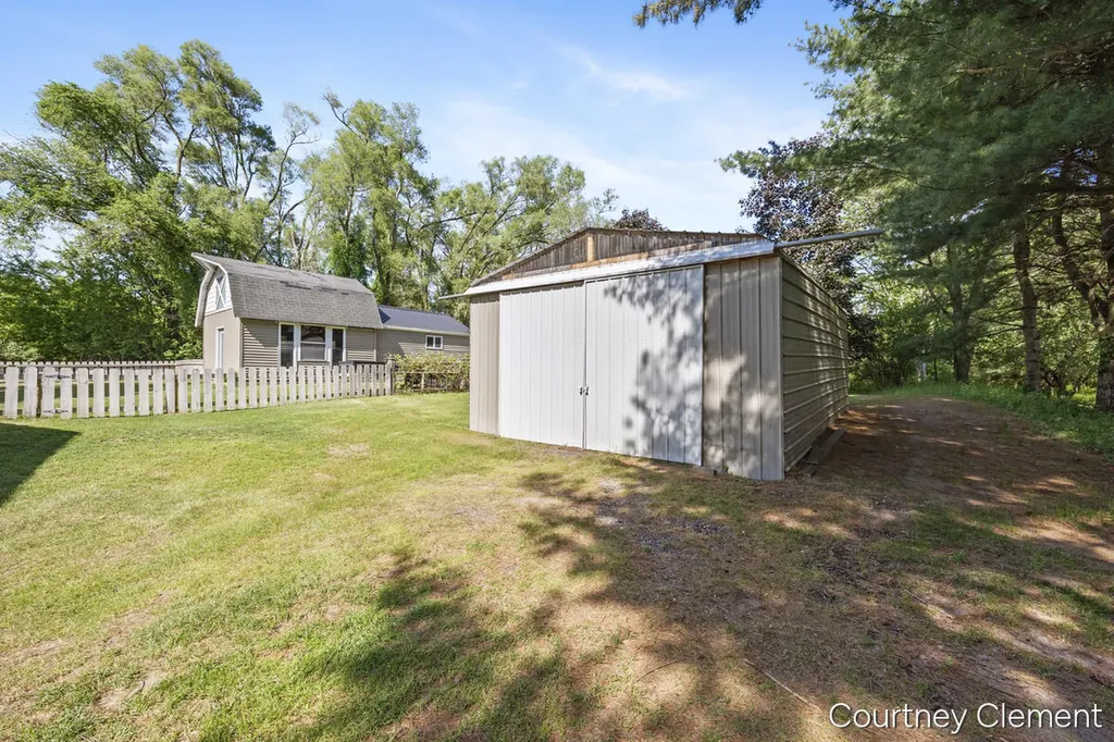 4996 Division Avenue N Plainfield Charter Township MI 49321