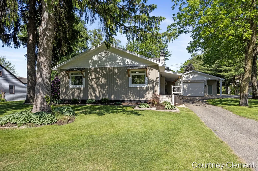 4996 Division Avenue N Plainfield Charter Township MI 49321