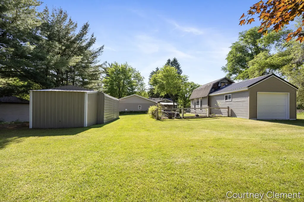 4996 Division Avenue N Plainfield Charter Township MI 49321