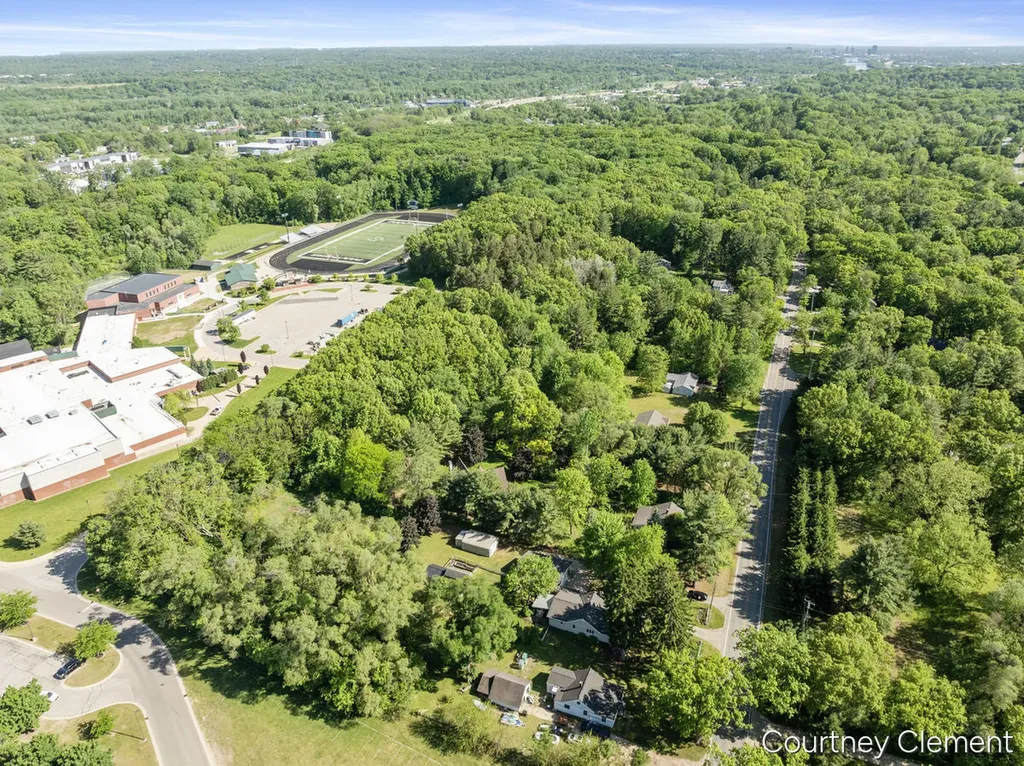4996 Division Avenue N Plainfield Charter Township MI 49321