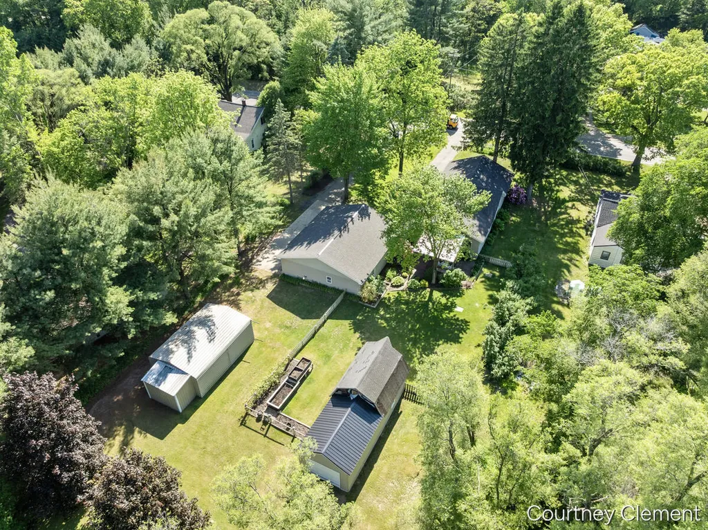 4996 Division Avenue N Plainfield Charter Township MI 49321