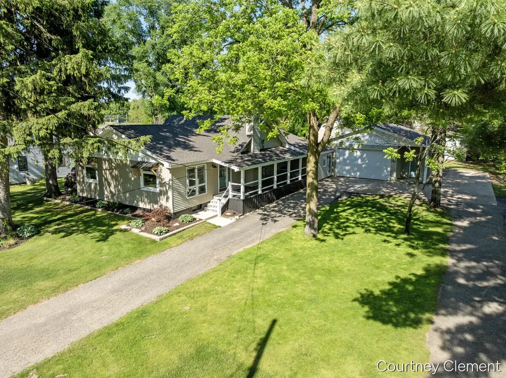 4996 Division Avenue N Plainfield Charter Township MI 49321