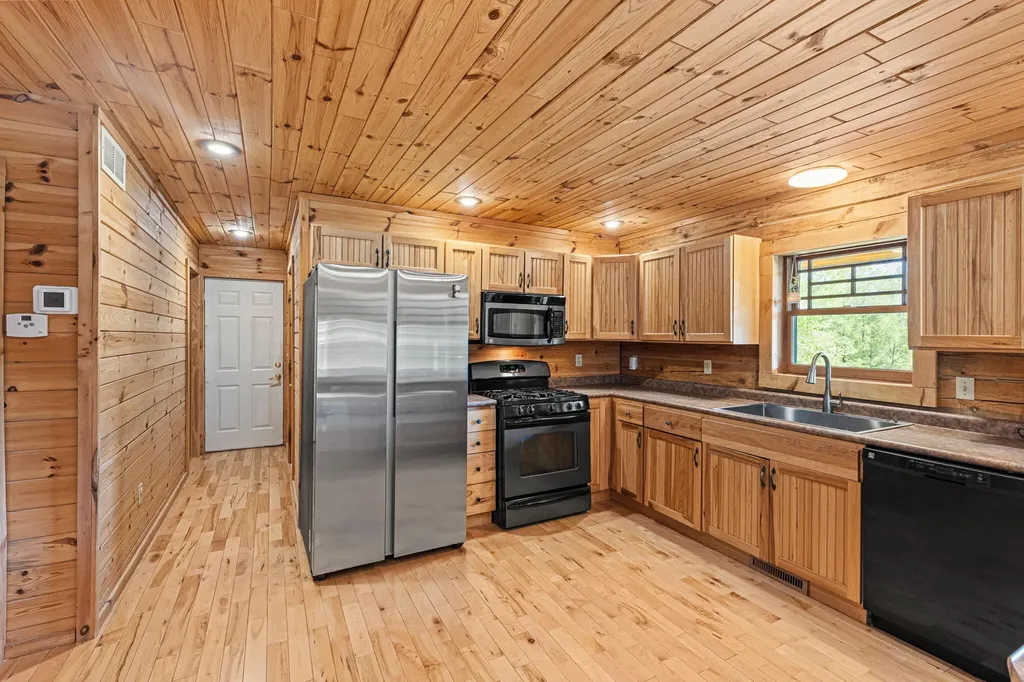 15902 Penesal Road Rose Lake Township MI 49655