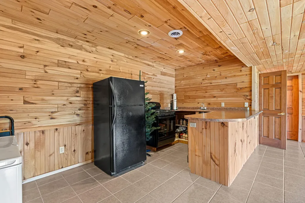 15902 Penesal Road Rose Lake Township MI 49655