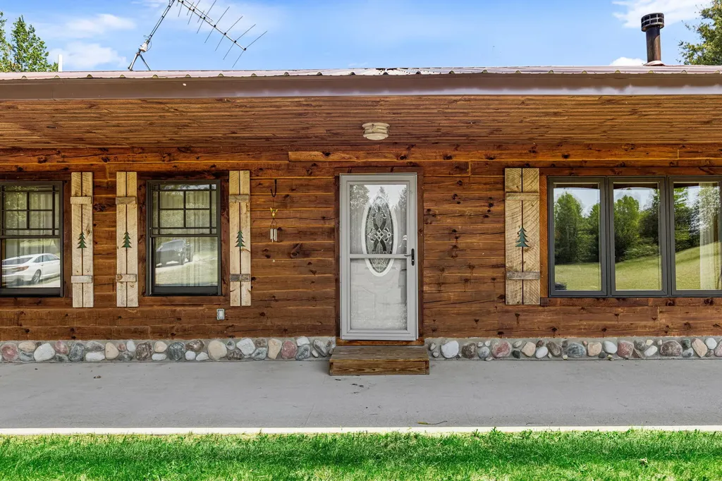 15902 Penesal Road Rose Lake Township MI 49655