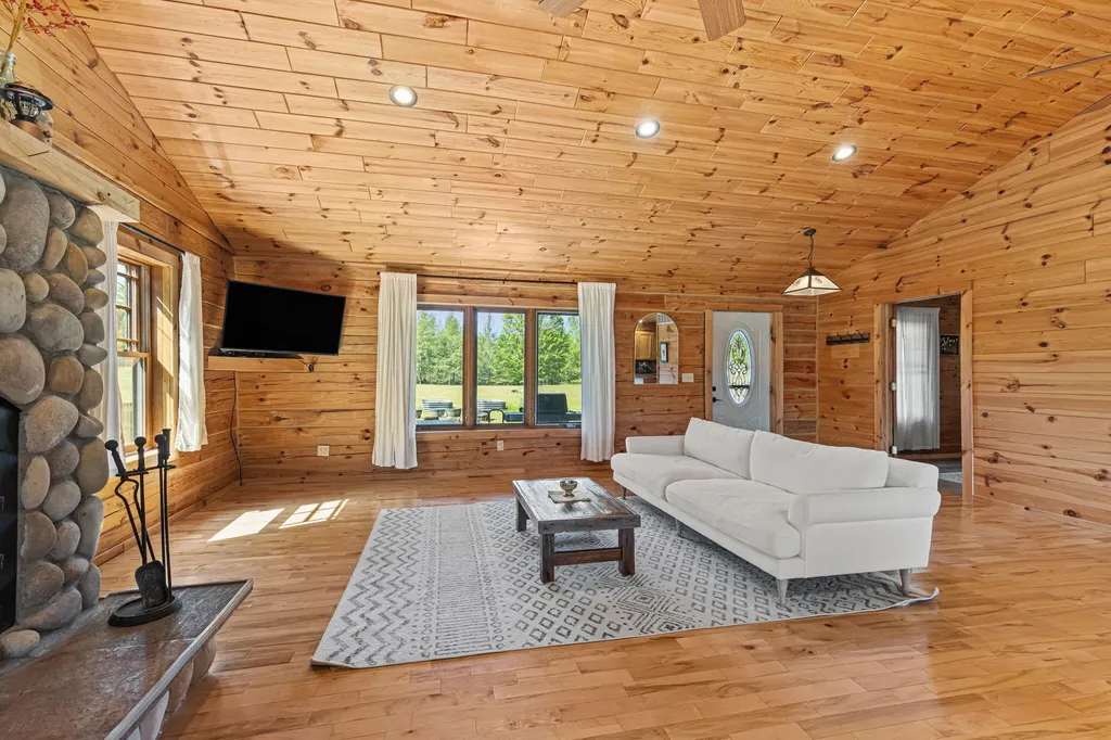 15902 Penesal Road Rose Lake Township MI 49655
