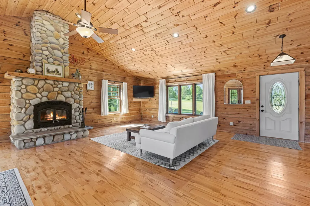 15902 Penesal Road Rose Lake Township MI 49655