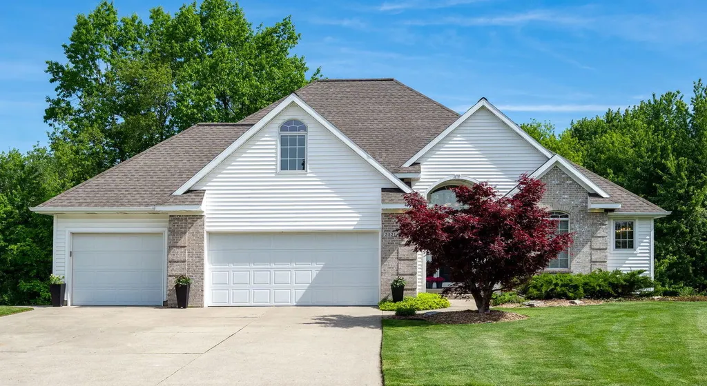 3521 Sunrise Lane NW Walker City MI 49534