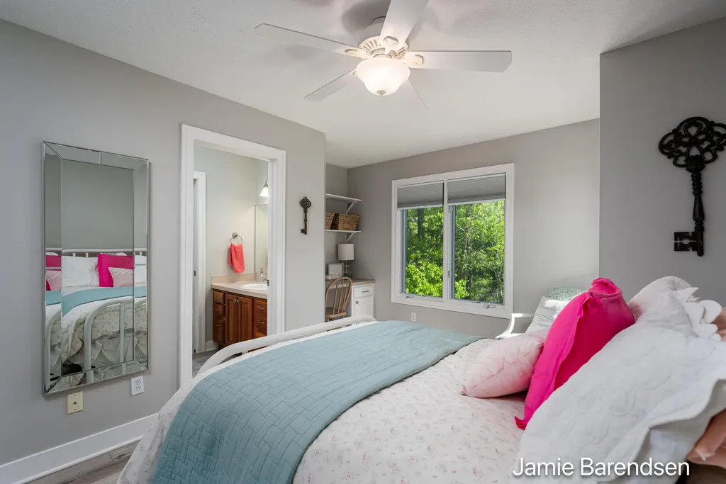 3521 Sunrise Lane NW Walker City MI 49534