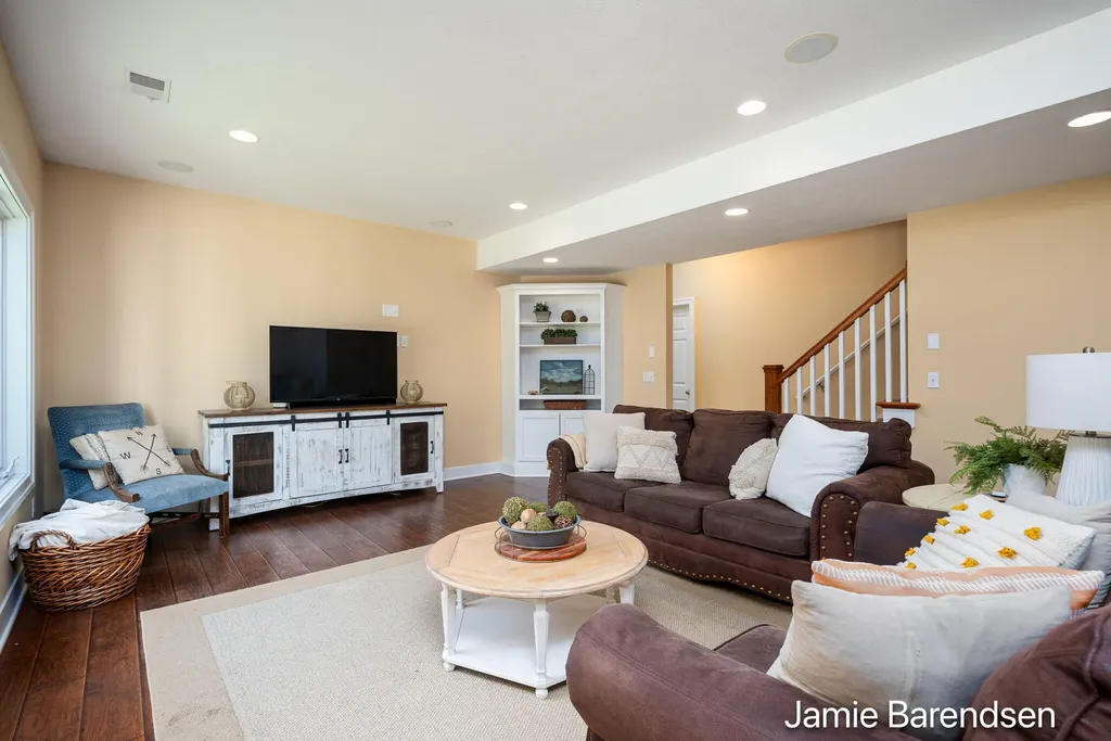 3521 Sunrise Lane NW Walker City MI 49534