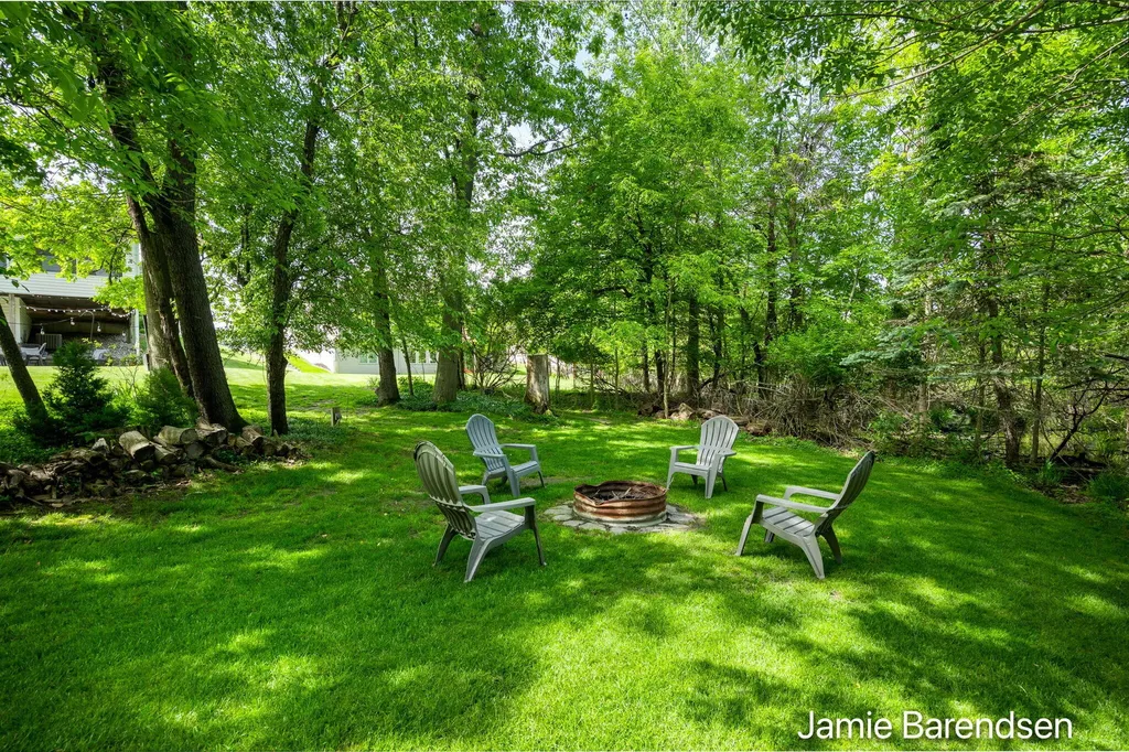 3521 Sunrise Lane NW Walker City MI 49534