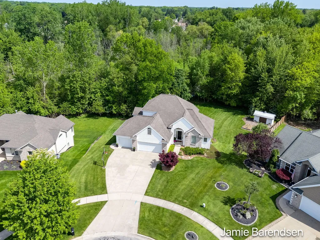 3521 Sunrise Lane NW Walker City MI 49534