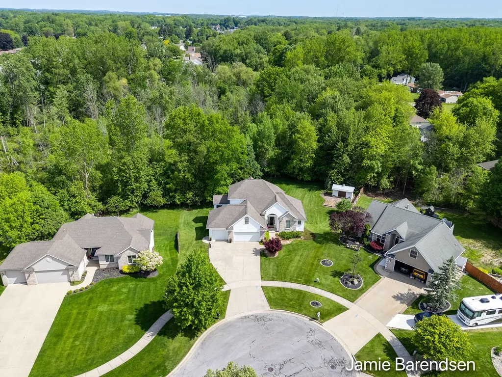 3521 Sunrise Lane NW Walker City MI 49534