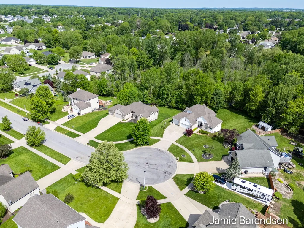 3521 Sunrise Lane NW Walker City MI 49534