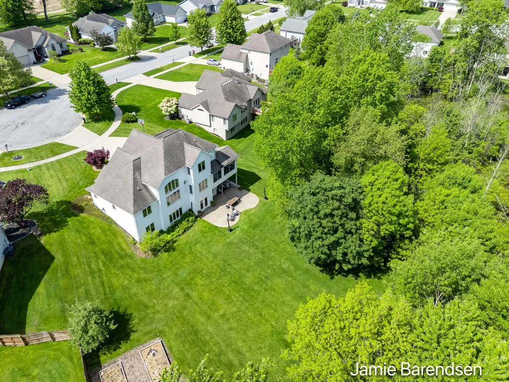3521 Sunrise Lane NW Walker City MI 49534