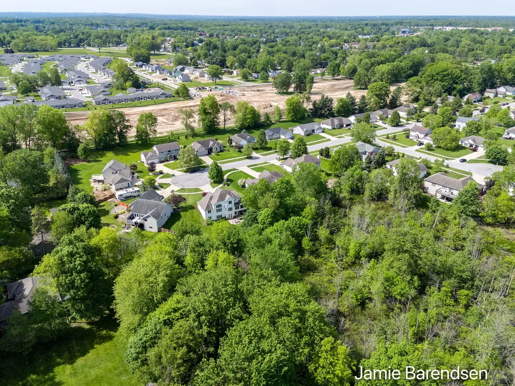 3521 Sunrise Lane NW Walker City MI 49534