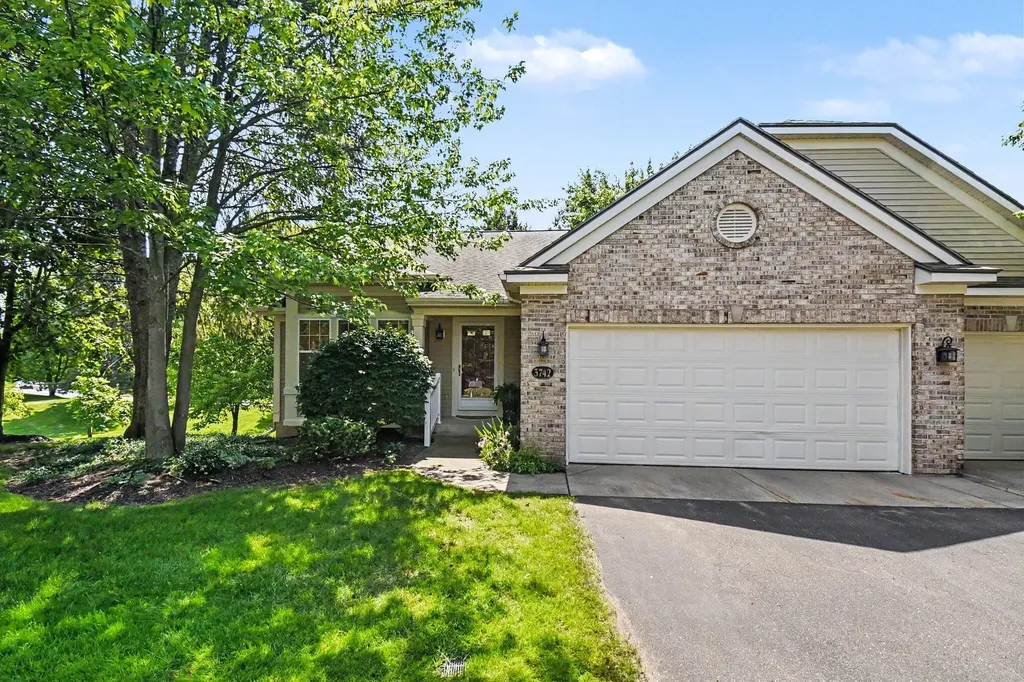3742 Old Elm Drive SE Kentwood City MI 49512