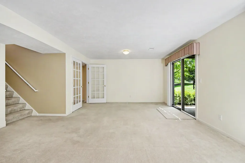3742 Old Elm Drive SE Kentwood City MI 49512