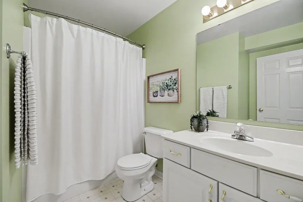 3742 Old Elm Drive SE Kentwood City MI 49512