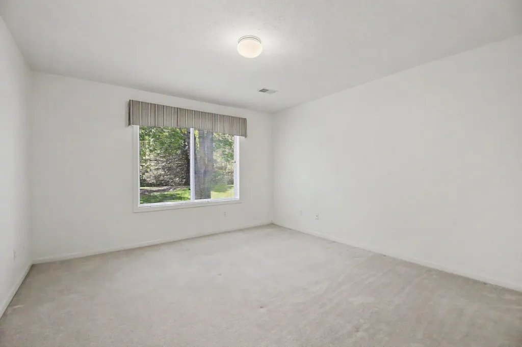 3742 Old Elm Drive SE Kentwood City MI 49512