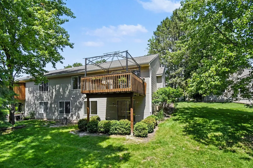 3742 Old Elm Drive SE Kentwood City MI 49512