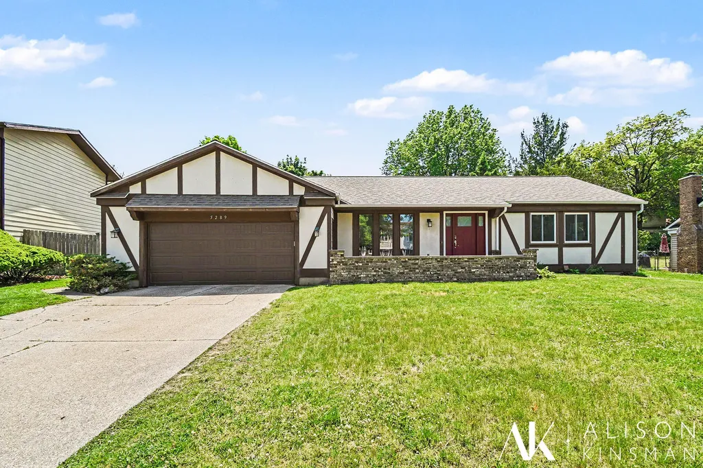 5289 Queensbury Drive SE Kentwood City MI 49508