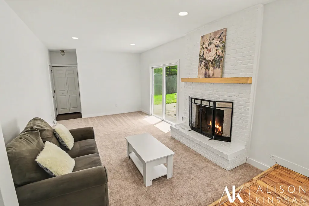 5289 Queensbury Drive SE Kentwood City MI 49508