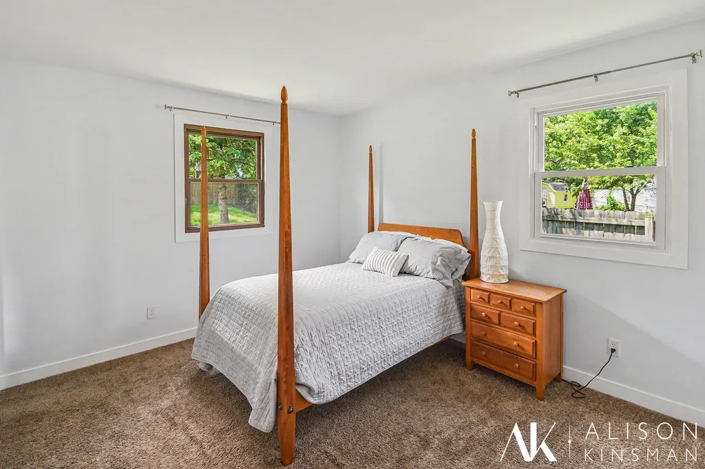 5289 Queensbury Drive SE Kentwood City MI 49508
