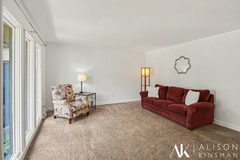 5289 Queensbury Drive SE Kentwood City MI 49508