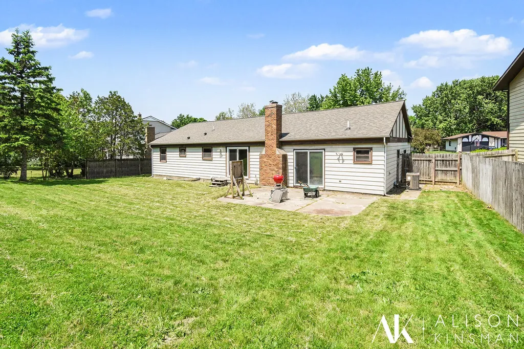5289 Queensbury Drive SE Kentwood City MI 49508