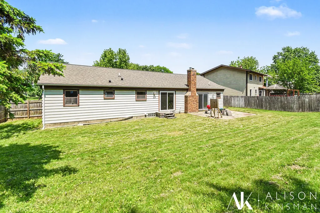 5289 Queensbury Drive SE Kentwood City MI 49508