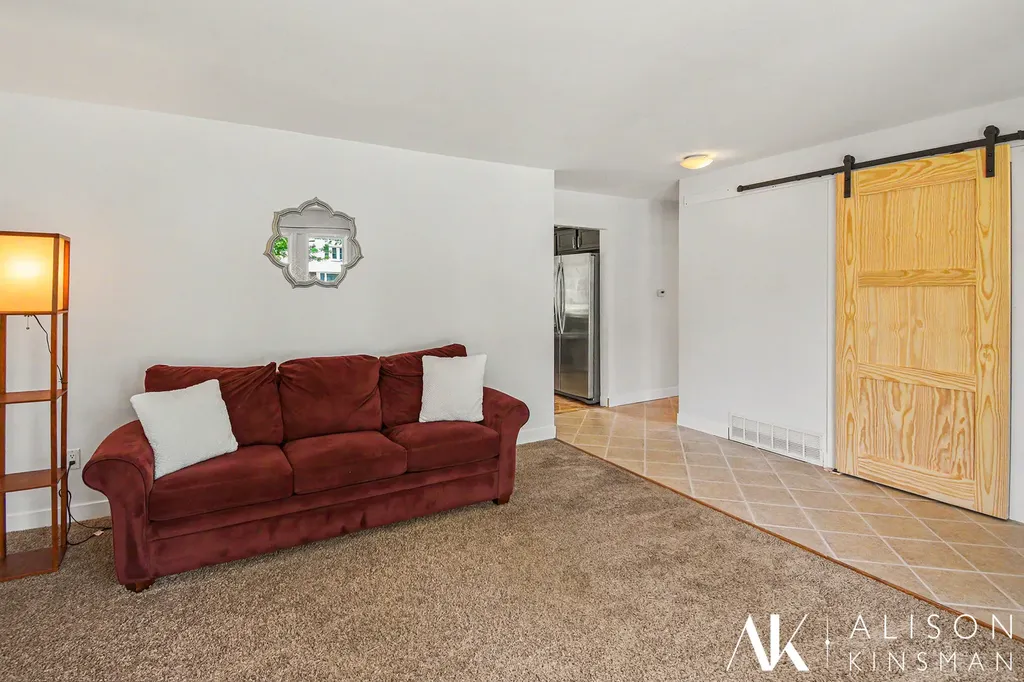 5289 Queensbury Drive SE Kentwood City MI 49508