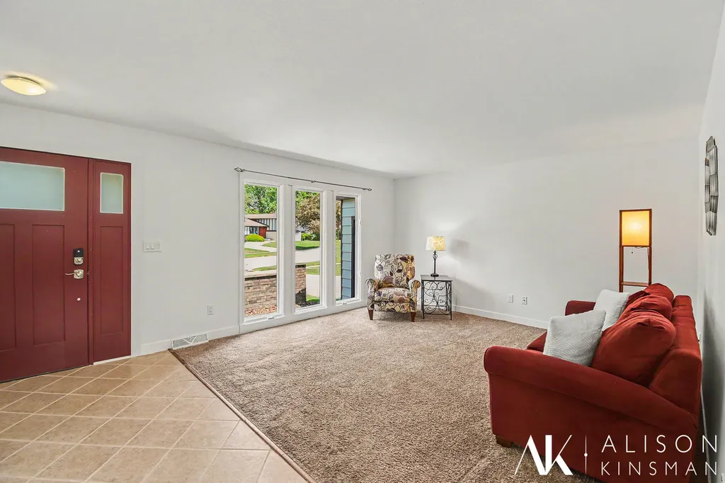 5289 Queensbury Drive SE Kentwood City MI 49508