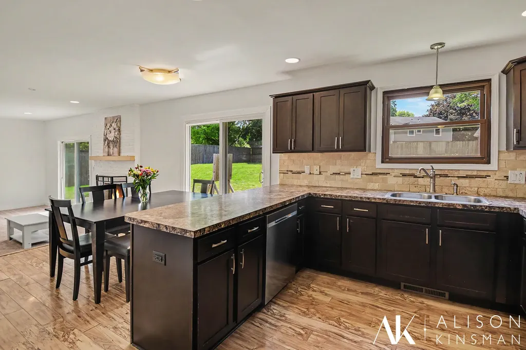 5289 Queensbury Drive SE Kentwood City MI 49508