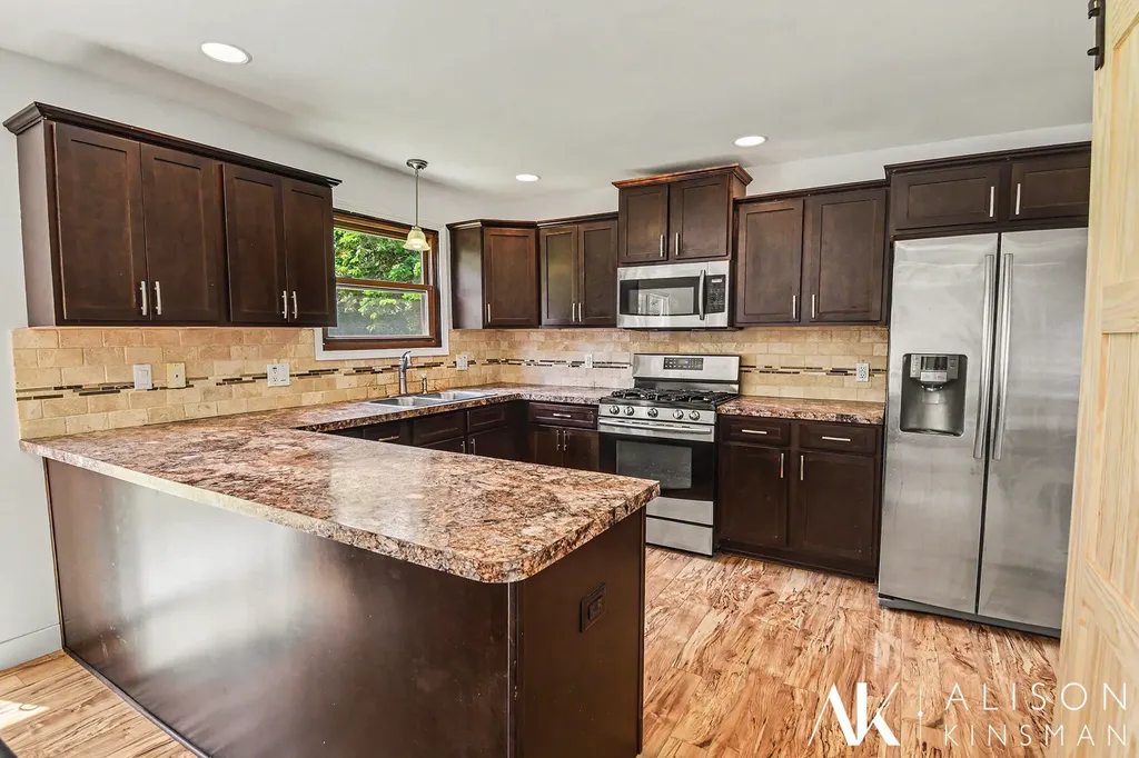 5289 Queensbury Drive SE Kentwood City MI 49508