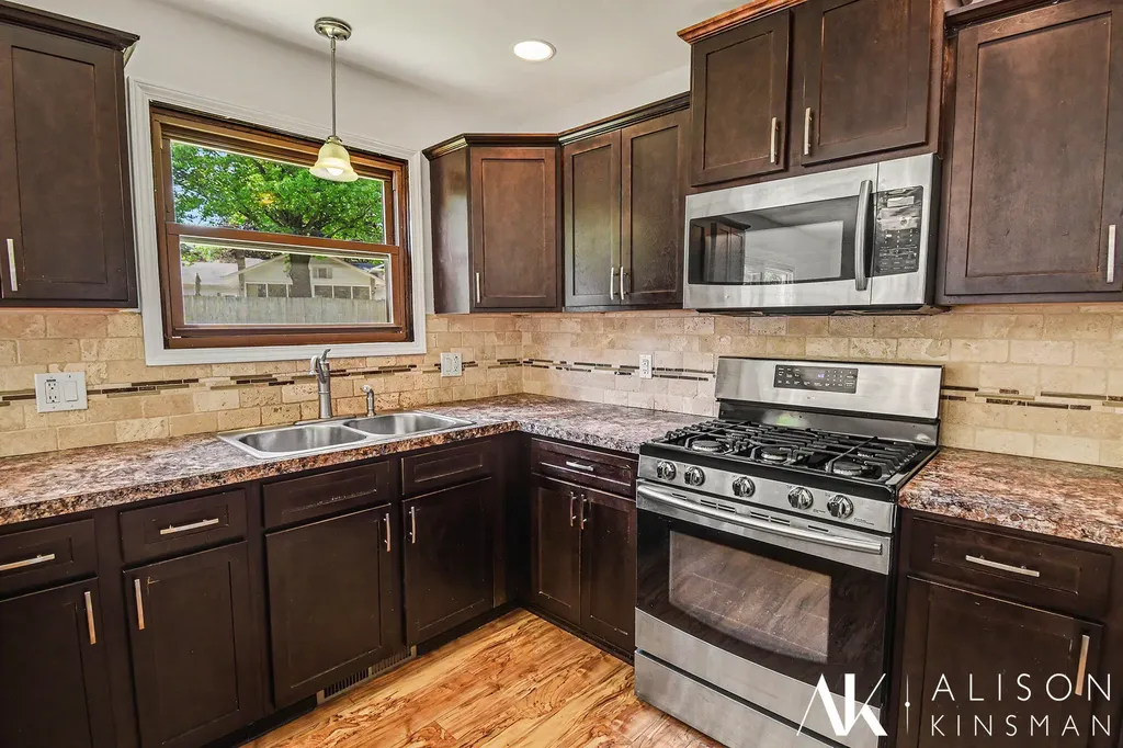 5289 Queensbury Drive SE Kentwood City MI 49508