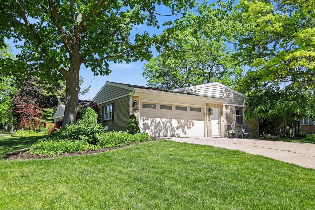 2601 Barfield Drive SE Grand Rapids City MI 49546