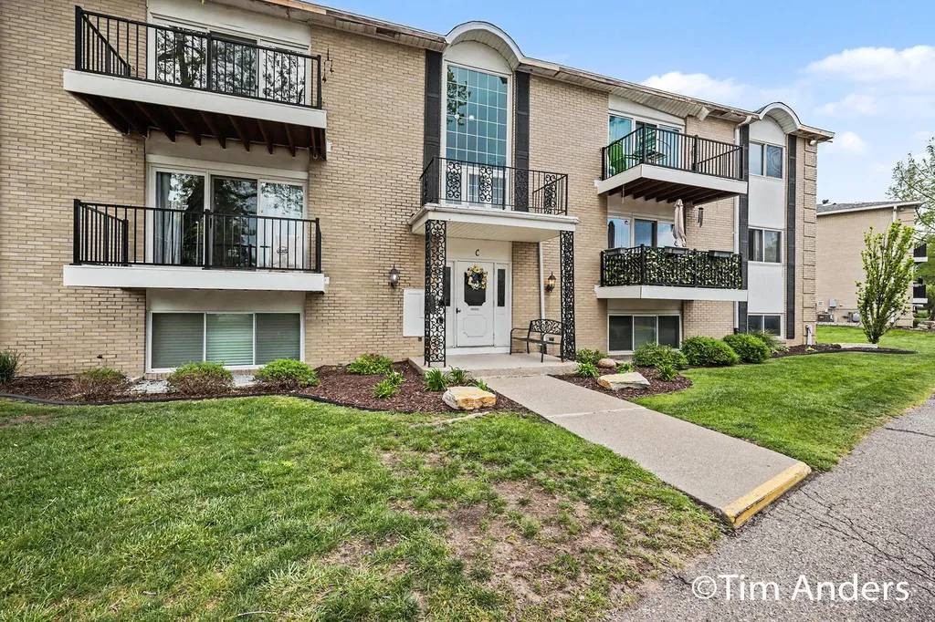 2759 Leonard Street NW Grand Rapids City MI 49504