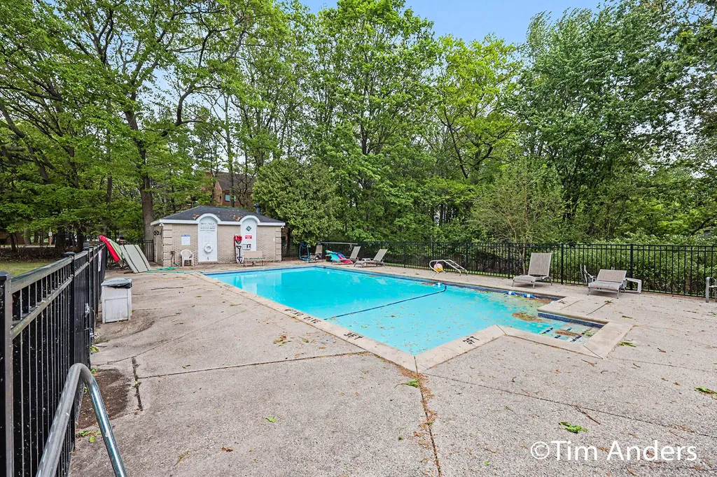 2759 Leonard Street NW Grand Rapids City MI 49504